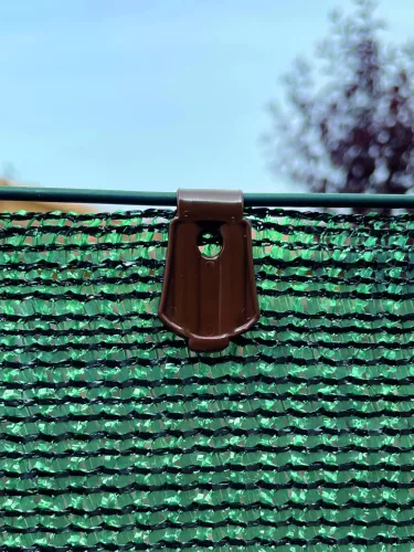 FIXATEX szögletes rögzítő kapocs szőtt árnyékoló hálóhoz barna 2x2,5 cm 20 db/csomag