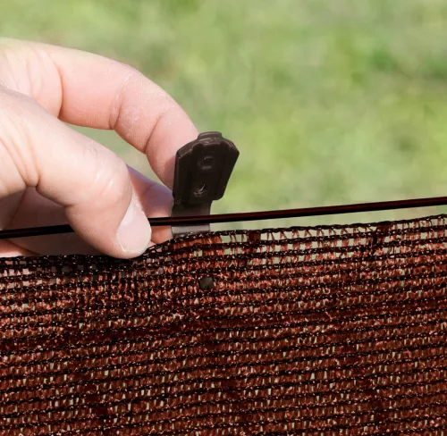 FIXATEX szögletes rögzítő kapocs szőtt árnyékoló hálóhoz barna 2x2,5 cm 20 db/csomag